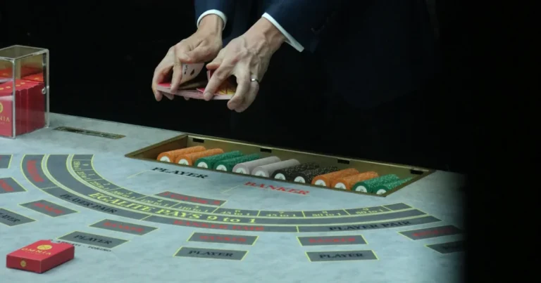 Featured image for 15 Classic Card Tricks Every Magician Should Know 2025