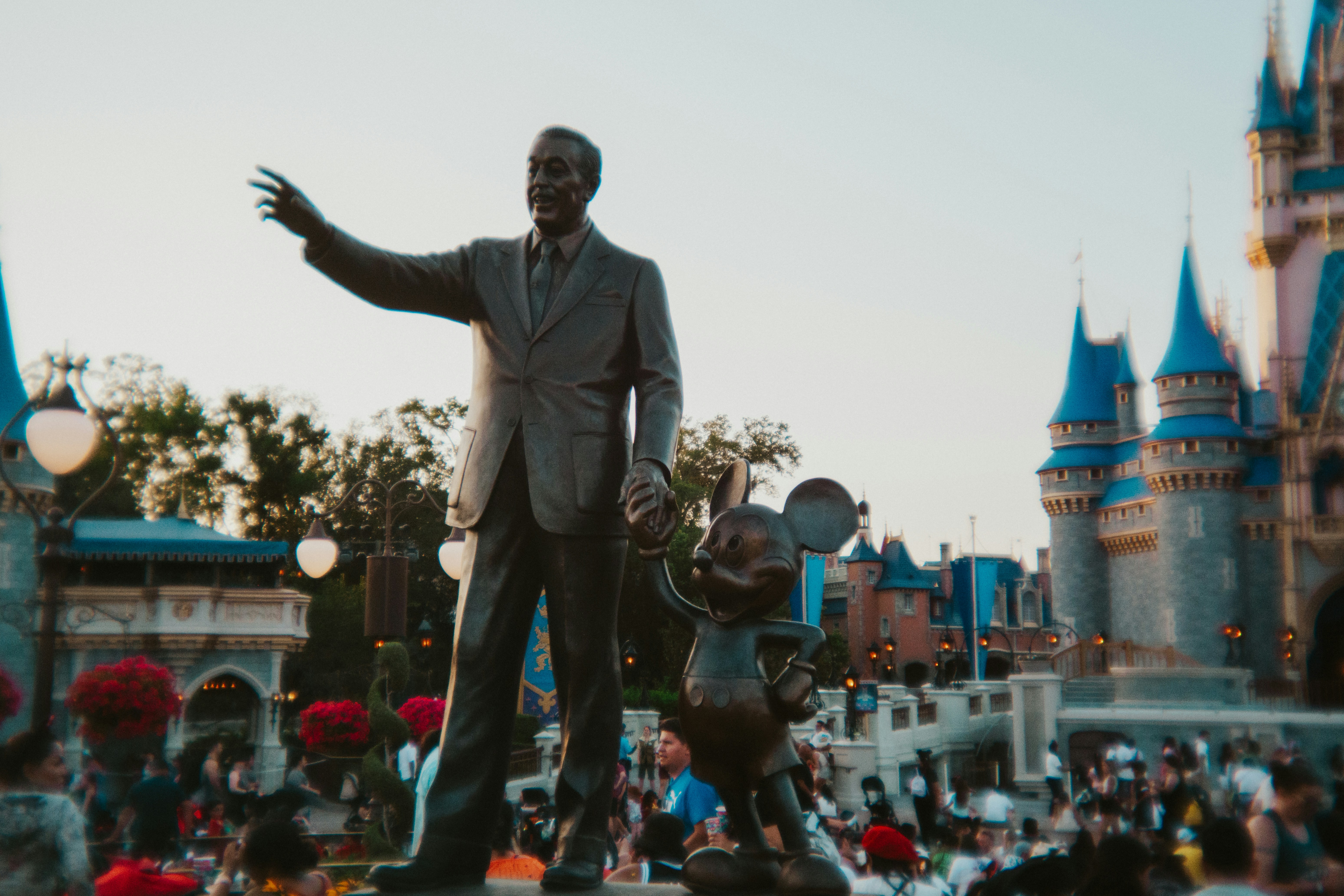 ❓ FAQ by Magic Trick Walt disney and mickey mouse at magic kingdom.